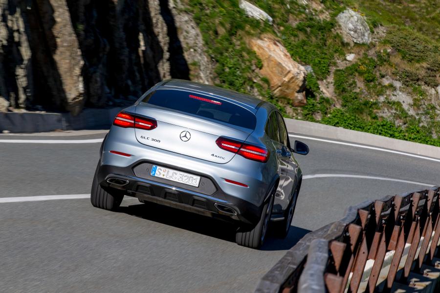  Mercedes-Benz GLC300 4Matic AMG Line Coupe 2016 года  (фото 13 из 26)